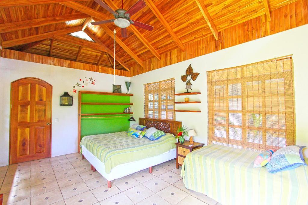Blue Surf Sanctuary Hotel Playa Santa Teresa  Bilik gambar